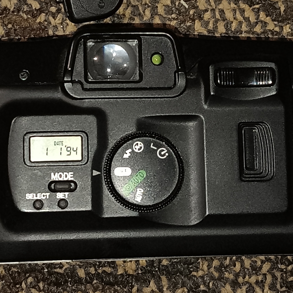 Canon Sure Shot 60 Zoom Camera - Picture 2 of 3